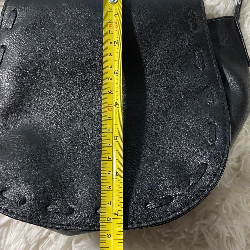 BLACK CROSSBODY SADDLE BAG w/ TASSEL - SMALL EVERYDAY PURSE - Picture 7 of 12